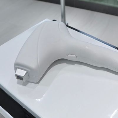 808nm 다이오드 레이저 제모 기계, 450W-600W 출력 및 영구 제모를 위한 1천만 샷