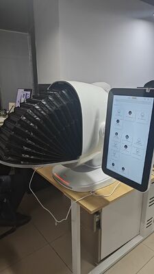 피부분석 전면 얼굴 스캐너 3600만 이미지 요소 점 습도 탐지 얼굴 스캐너 자외선 피부 진단 모든 피부 색조에 적합